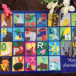 Set de table coloré avec l'alphabet - abécédaire unique