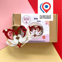 KIT CRÉATIF – fabrique une déco LOVE avec un cercle en bois – à coller