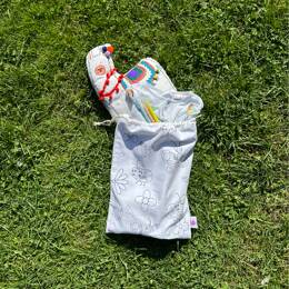 COLORIAGE LAVABLE - Pochon multi-usages en tissu à colorier BEE BUG + 3 feutres à l’eau