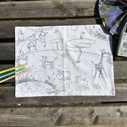 COLORIAGE LAVABLE - Set de table en tissu SAVANE + 3 feutres à l’eau