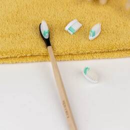 Pack 1 an - Brosse à dents en bois rechargeable - La Maline - Noir - EXTRA-SOUPLE - Non personnalisé