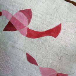 Chemin de table lin peint & brodé sur-mesure Rose