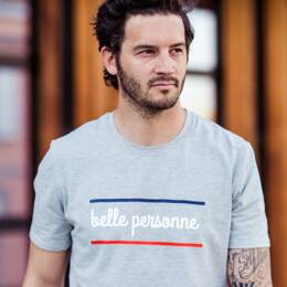 T-shirt gris chiné, sérigraphie belle personne