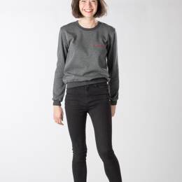 Sweat anthracite, petite broderie rouge