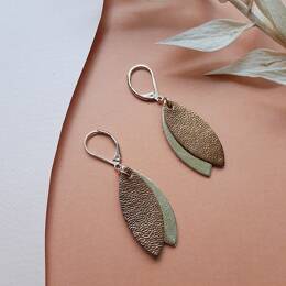 Boucles mini pétales champagne