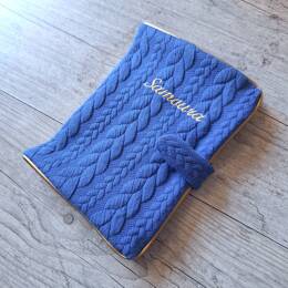 Protège carnet de santé personnalisé en tissu matelassé torsadé avec Prénom et/ou Date de naissance