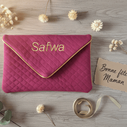 Pochette brodée personnalisable