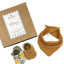 Coffret naissance Chaussons + Bavoir