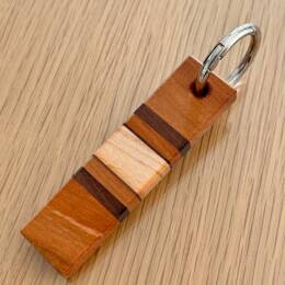 Porte-clés en bois massif revalorisé