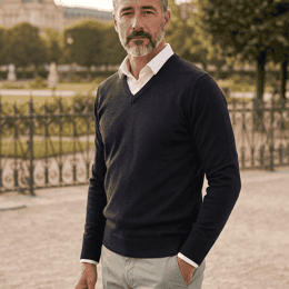Pull col V "Petit Helice" laine mélangée - Marine - Homme