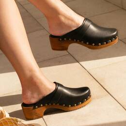 Sabots bois cuir noir