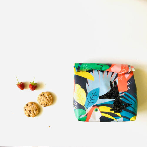 Lunch-bag jungle toucan