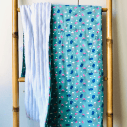 Couverture bleue à motifs pieuvres
