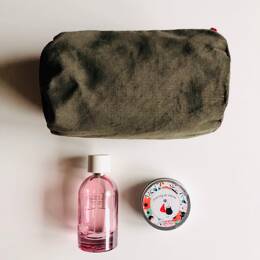 Trousse de toilette en velours kaki et rouge