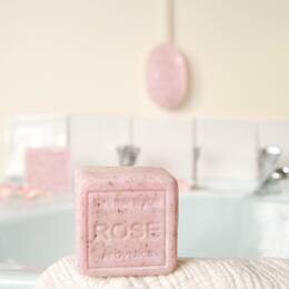 Savon Cube parfum Rose Exfoliant 260g - Rose