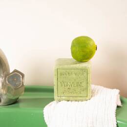 Savon Cube Verveine citronnée avec exfoliant 260g - Citron