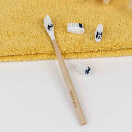 Pack 1 an – Brosse à dents en bois rechargeable – La Maline