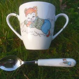 Mug enfant et cuillére