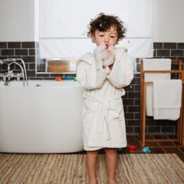 Peignoir enfant éponge et finition velours blanc