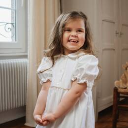 Chemise de nuit manche courte col claudine