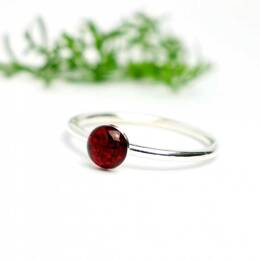 Petite bague empilable rouge grenat pailleté en argent 925