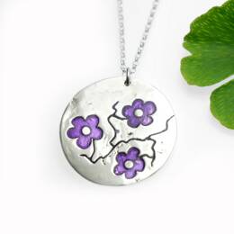 Collier en argent 925 rond Fleur de Cerisier violette
