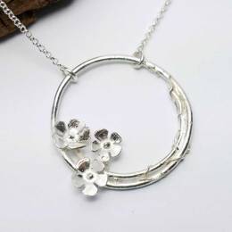 Collier fleur Sakura en argent massif 925/1000