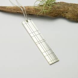 Grand collier Kilt en argent massif 925/1000.