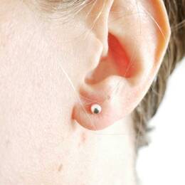 Boucles d\'oreilles puces billes en argent 925 minimalistes