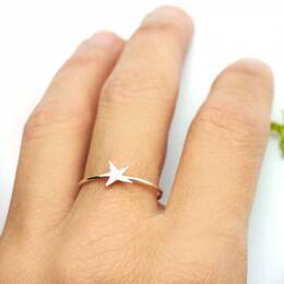 Bague étoile minimaliste et empilable en argent 925