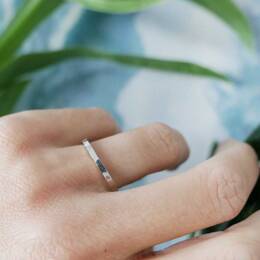 Bague fine martelée argent 925 recyclé pour femme et pour homme