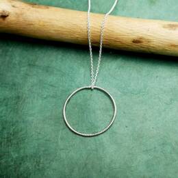 Collier rond texturé fin Maya en argent 925 recyclé et surcyclé