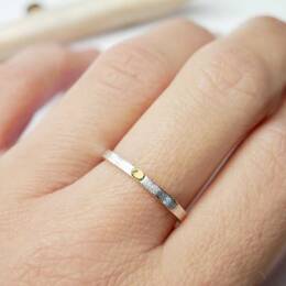 Alliance en argent 925 recyclé et pétale en or 24 ct pour femme et p