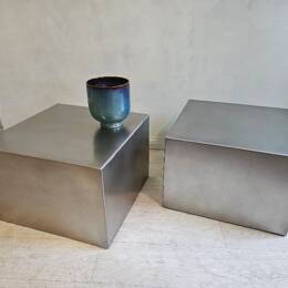 Tables basses en acier inoxydable sur mesure "CUBE" 