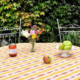 Nappe enduite anti tache ronde ou ovale ikat jaune curry