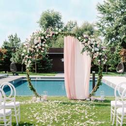 Arche ronde de mariage en acier - Diam. 2,3m