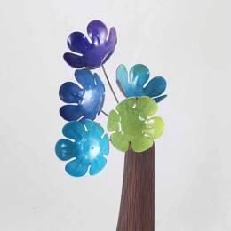 Grandes fleurs artisanales en acier - Nuances de bleu - lot de 5