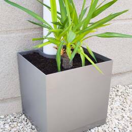 Pot de fleur gouttière