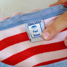 Etiquette autocollante personnalisée pour vêtement