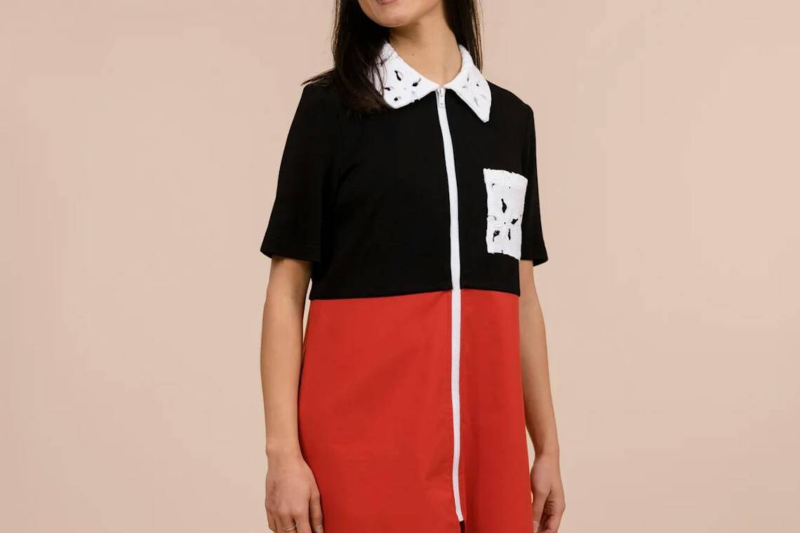 Robe Nikki Noir  et rouge fabriquée en France par la marque Alliées.