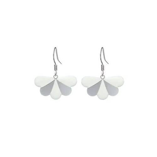 Boucles d'oreilles fabriquées en France.