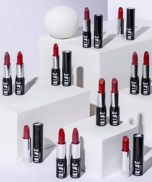 Rouges à lèvres rechargeables, sur-mesure et Made in France.