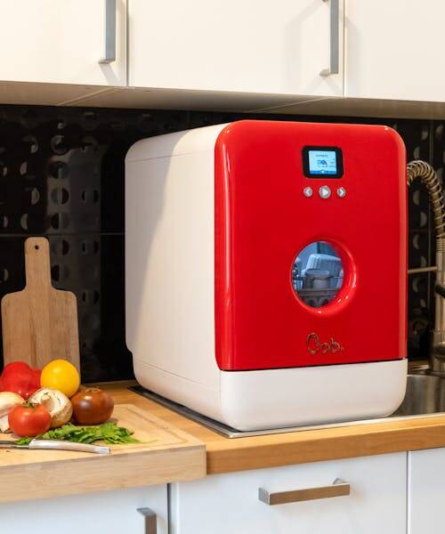 Bob le mini lave vaisselle rouge Made in France.