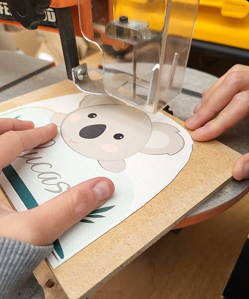 Fabrication en France d'un sticker personnalisé pour enfant avec son prénom.