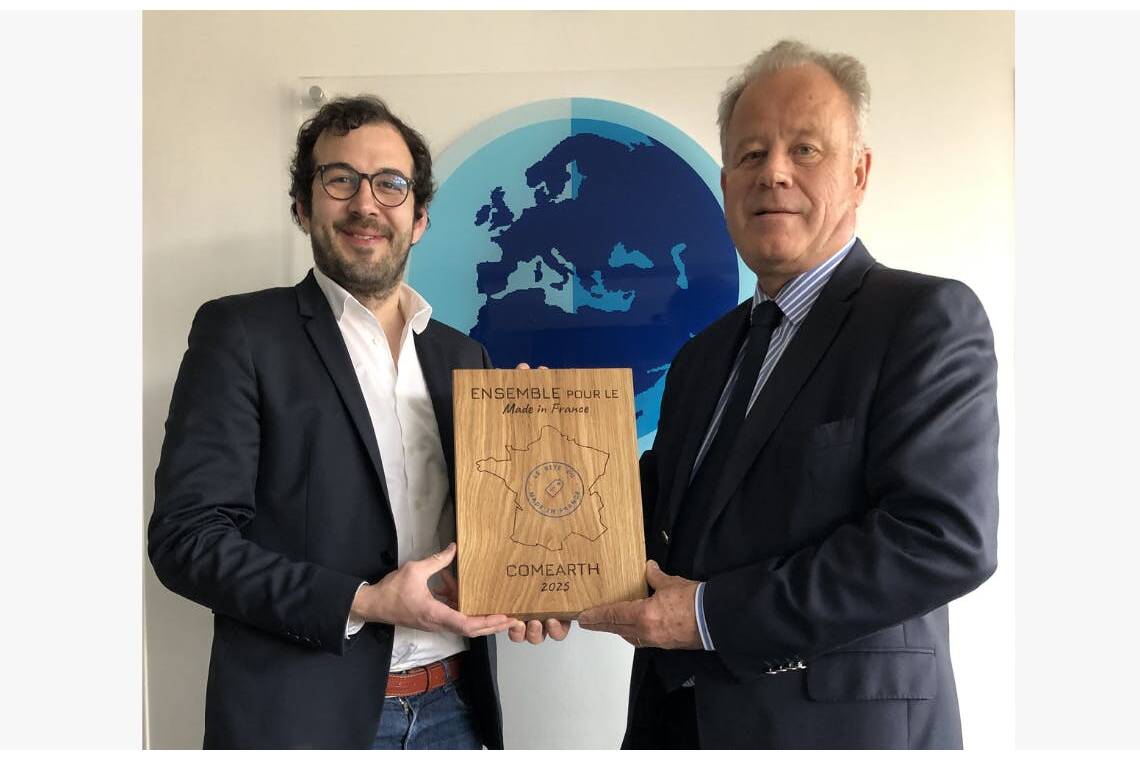 Olivier Paccalin (président du Site du Made in France) et Jean Reigner (président de COMEARTH) lors de l'officialisation du parrainage. 