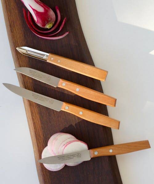 Sélection de couteaux de cuisine et d'office fabriqués en France par Nogent***.