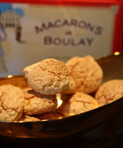 Photo des célèbres macarons de la maison Boulay.