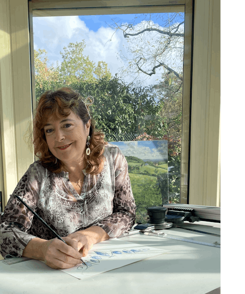 Photo de Claudie Franel créatrice de la marque de porcelaine éponyme.