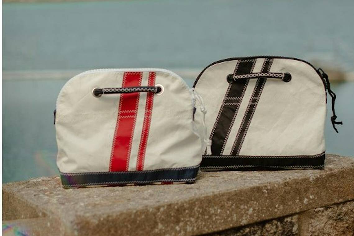 Sac à main Voile recyclée Bandes Noires Jimmy fabriqué par Vent de Voyage.