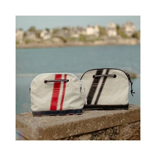 Sac à main Voile recyclée Bandes Noires Jimmy fabriqué par Vent de Voyage.